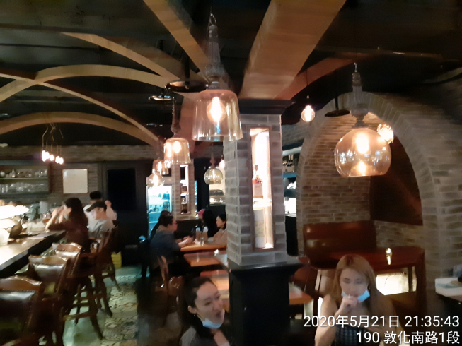 Closet 衣櫥餐酒