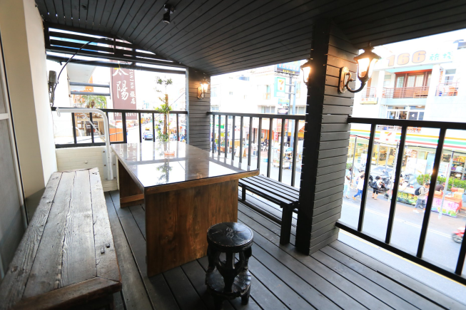 黑與白時尚會館