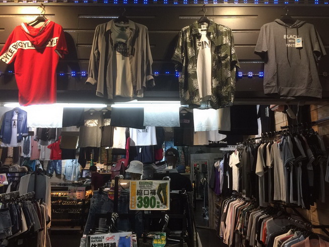 smile-紅番區中性服飾店