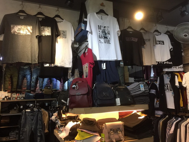 smile-紅番區中性服飾店