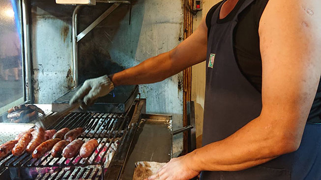 珊媽石板燒炭烤鋪