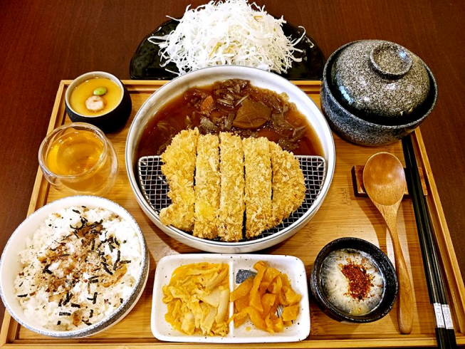 八谷輕定食豬排咖哩