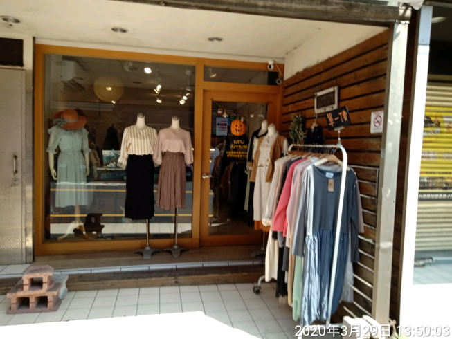 小乙衣舖服飾店