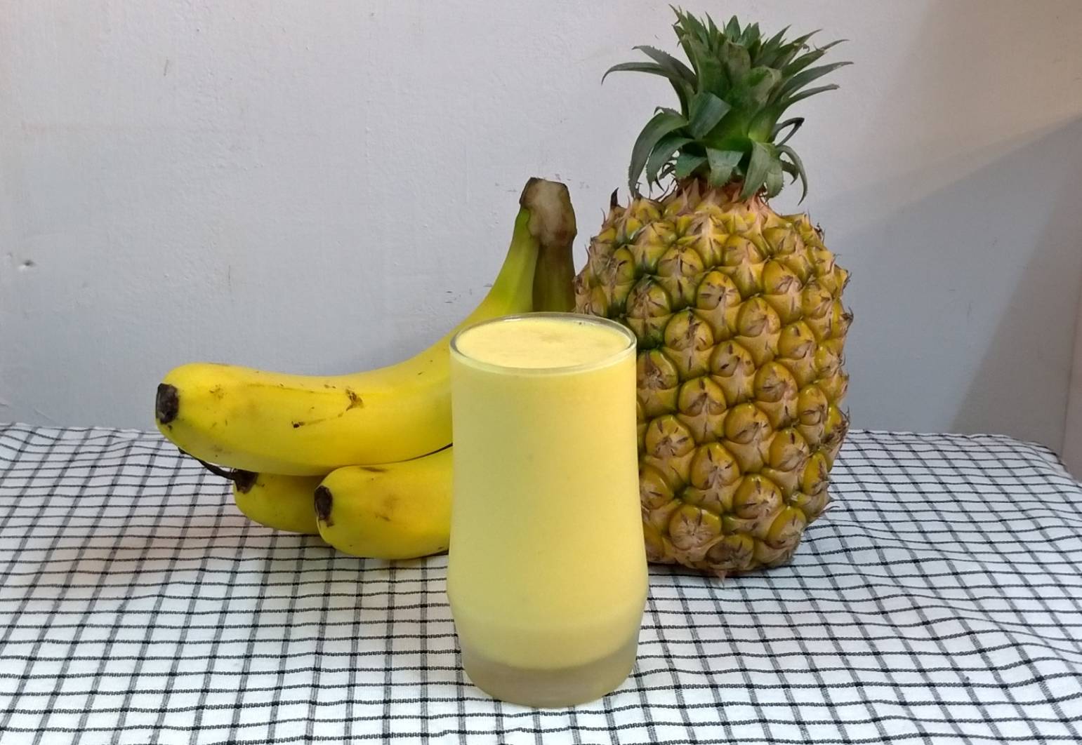 香蕉鳳梨優格果昔