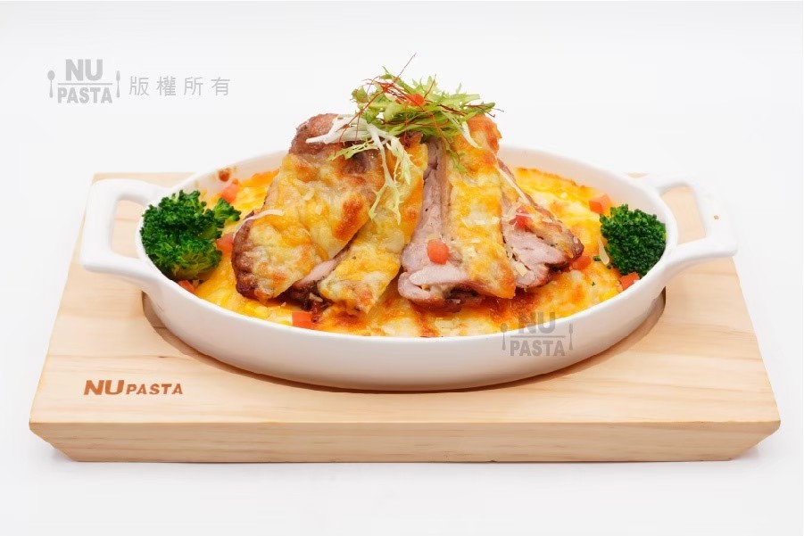 204奶香白醬起司焗雞腿